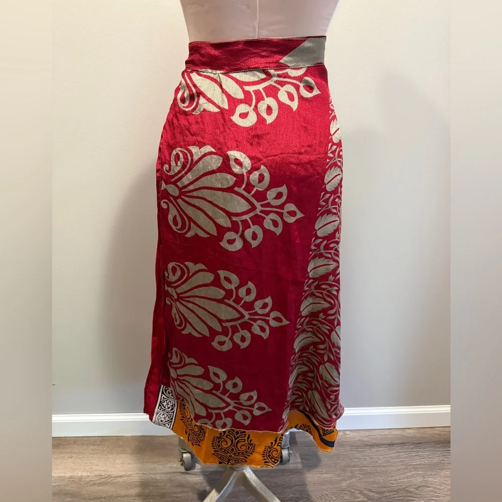 Darn Good Yarn Sari Wrap Red Skirt FLAWED - Picture 2 of 11